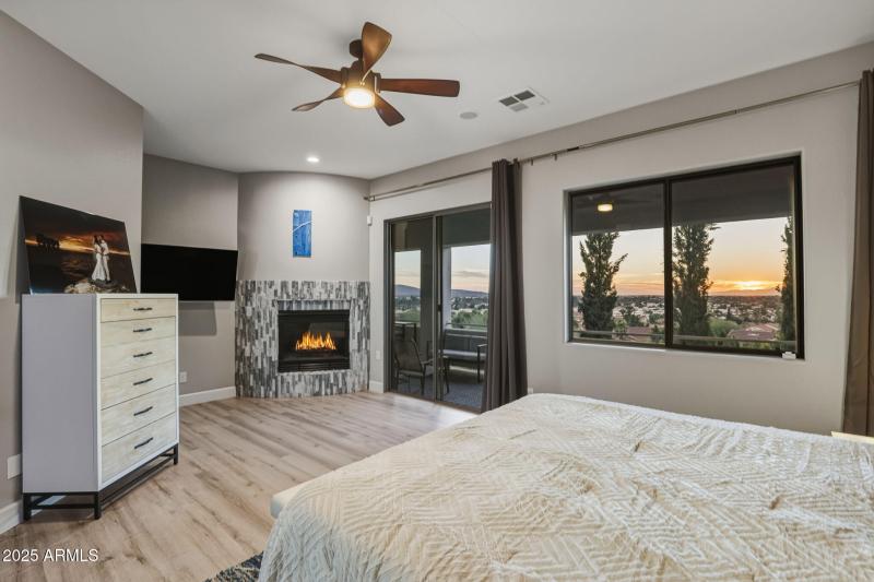 58-web-or-mls-18422 N 14th St Phoenix, A