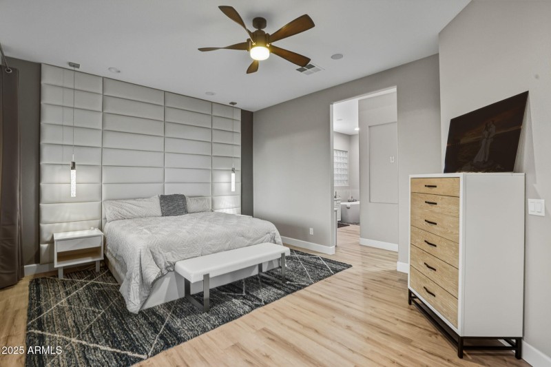 59-web-or-mls-18422 N 14th St Phoenix, A