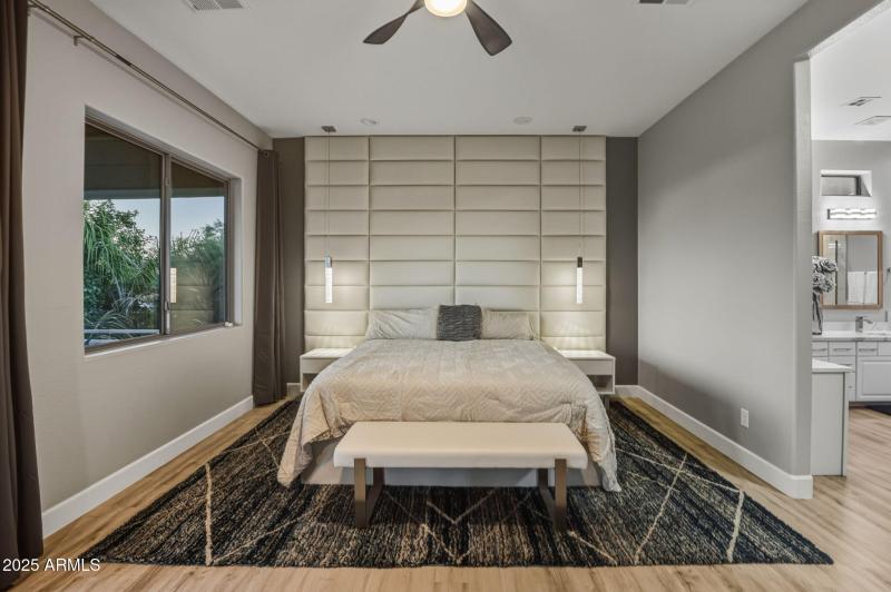 60-web-or-mls-18422 N 14th St Phoenix, A