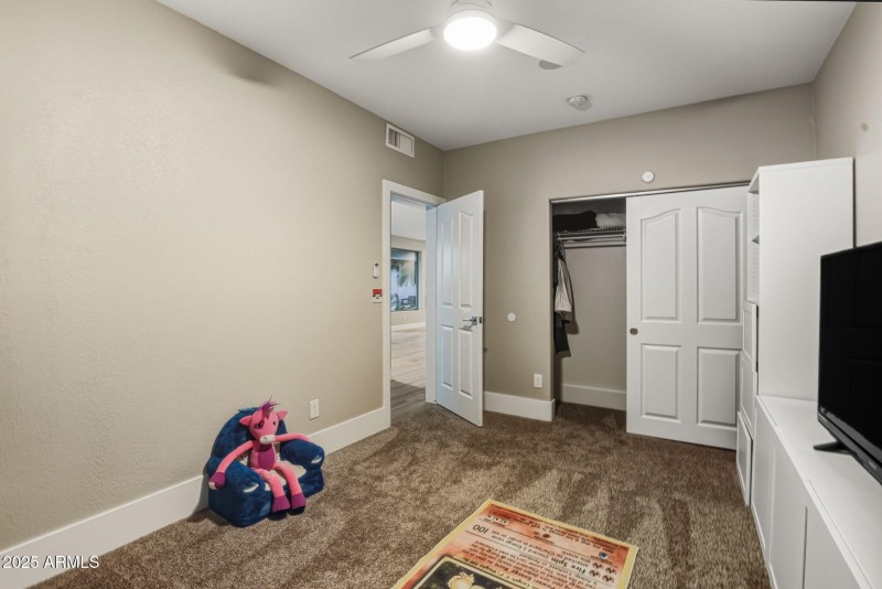 75-web-or-mls-18422 N 14th St Phoenix, A