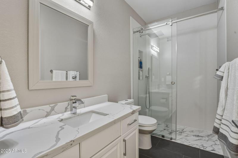 76-web-or-mls-18422 N 14th St Phoenix, A