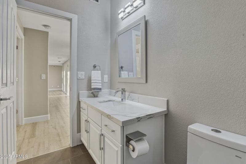 77-web-or-mls-18422 N 14th St Phoenix, A