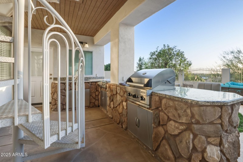 90-web-or-mls-18422 N 14th St Phoenix, A