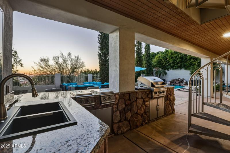 104-web-or-mls-18422 N 14th St Phoenix,