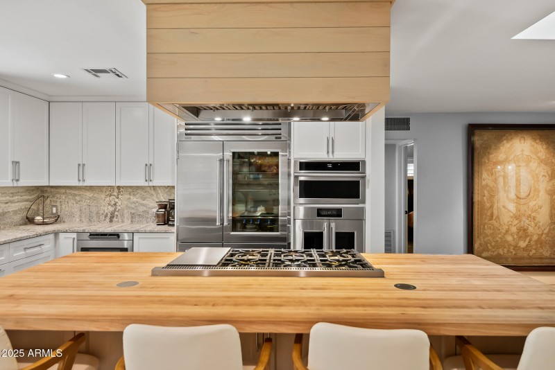 C3E916A0-4EFD-4977-8712-C393BE616C47