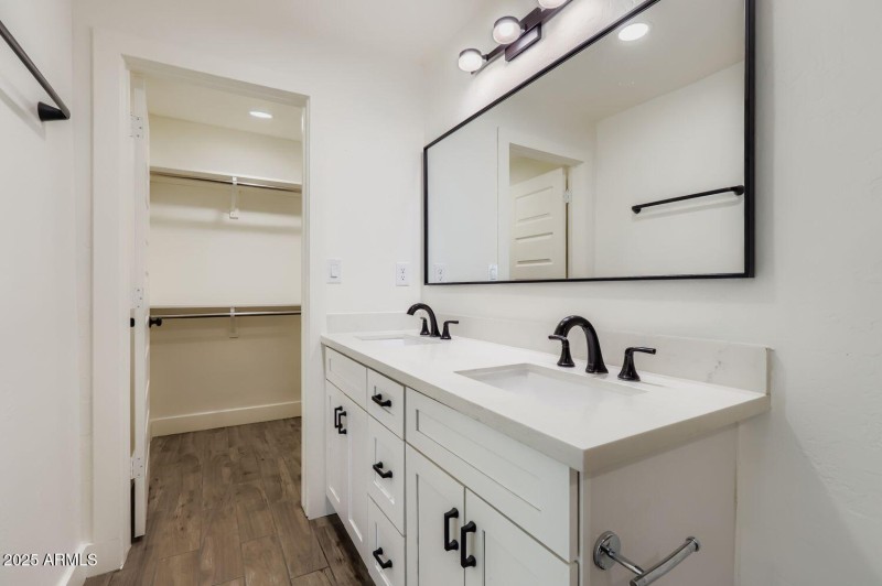 1107 W Roosevelt St - Web Quality - 022