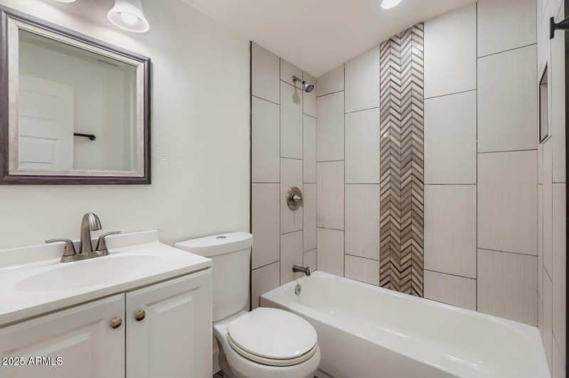 1107 W Roosevelt St - Web Quality - 027