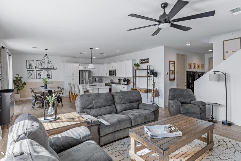 14233 W Cottontail Ln-11