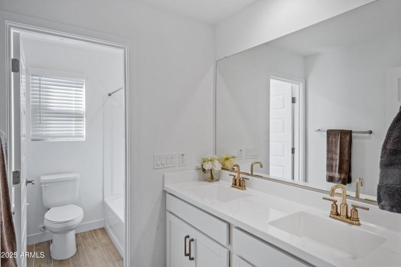 14233 W Cottontail Ln-24