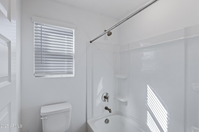 14233 W Cottontail Ln-25