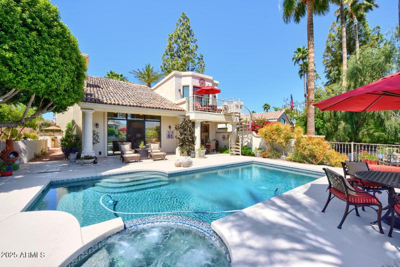 ENJOY THE SUN W/POOL & SPA