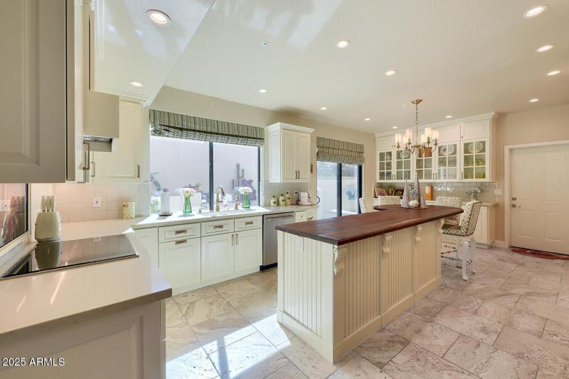 DESIGNER KITCHEN WITH INDUCTION COOKTOP