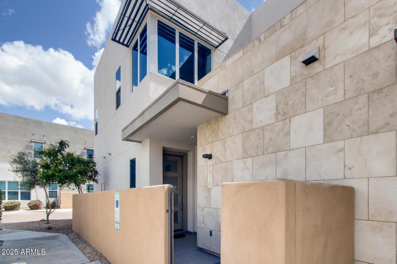 9001 E San Victor Dr 2019-large-004-004-