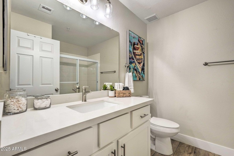 Llisa Condo Hall bath