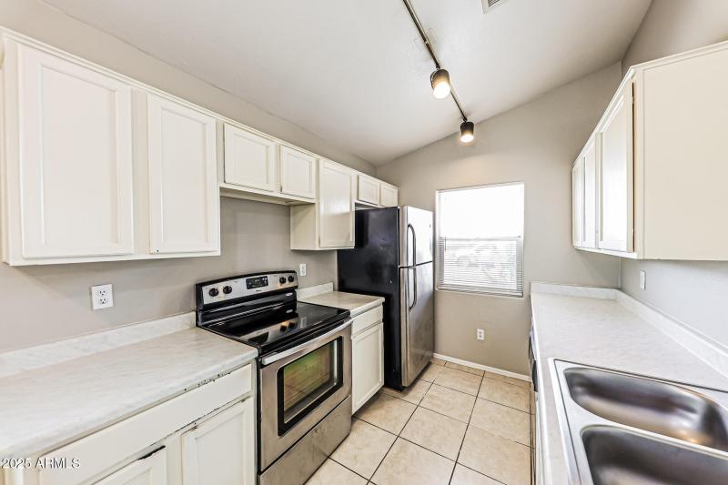 7-photo-Kitchen-8c3b0e6f-57a7-4b15-a07a-