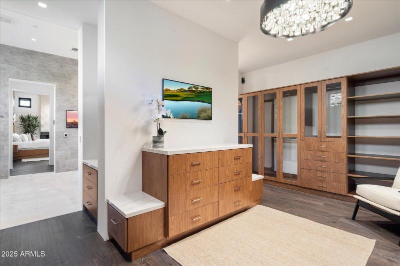 037-Primary Bedroom Closet