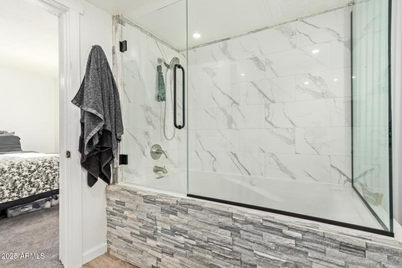 Primary Bath Jetted Tub - 9th St