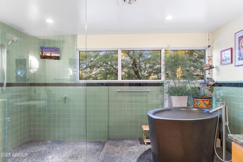 076_Primary Bathroom