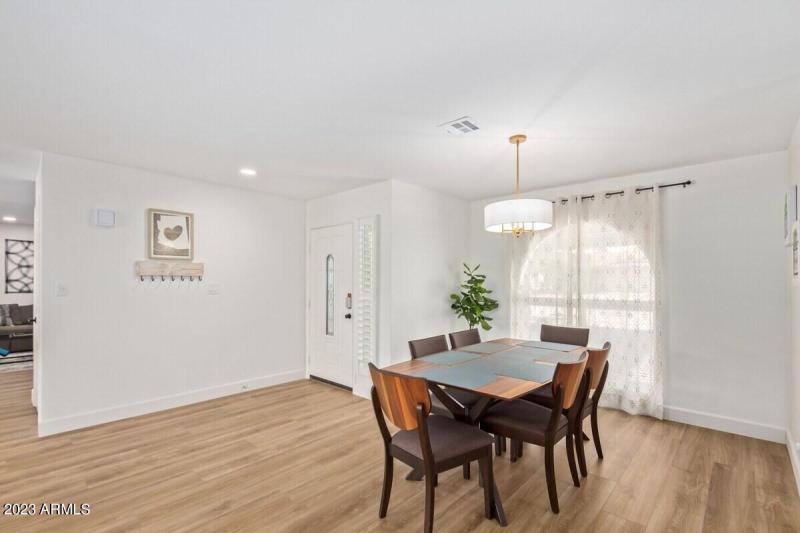 Front Entry & Dining