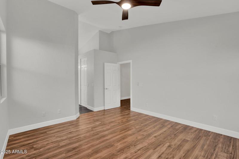 27-web-or-mls-8406 W Dahlia Dr -26