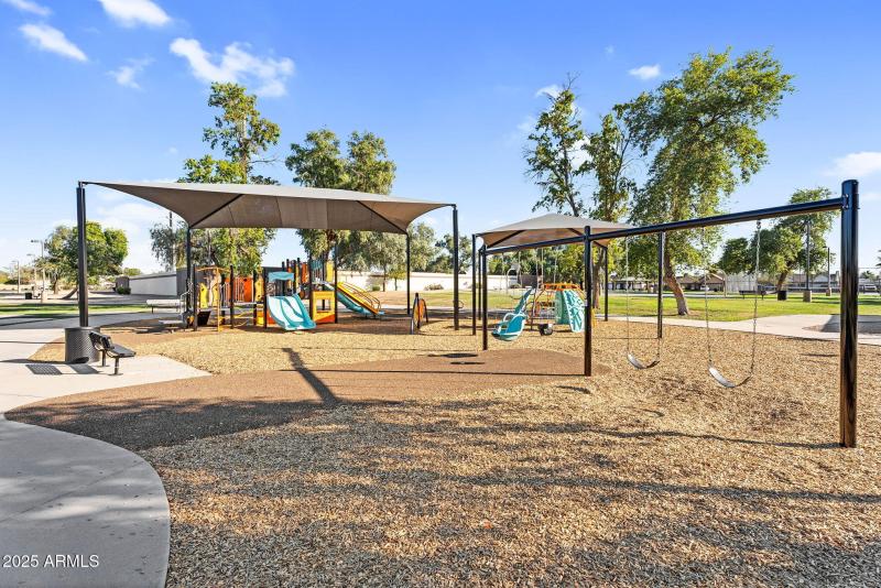 62-web-or-mls-8406 W Dahlia Dr -62