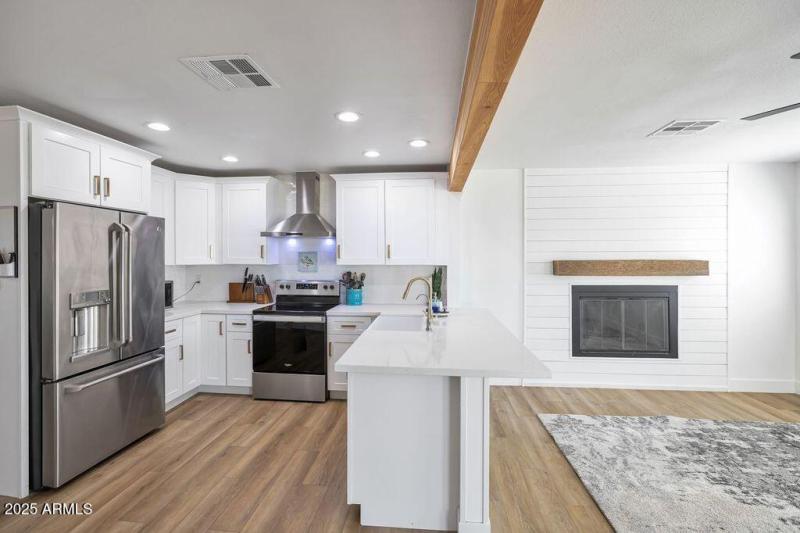 HILTon KITCHEN STove NO TOWel