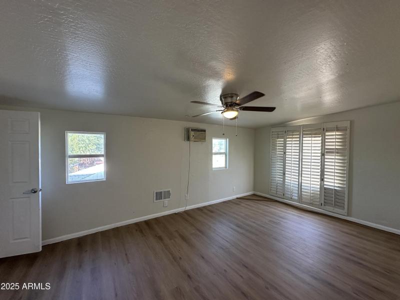 67fdffc671c75915-photo