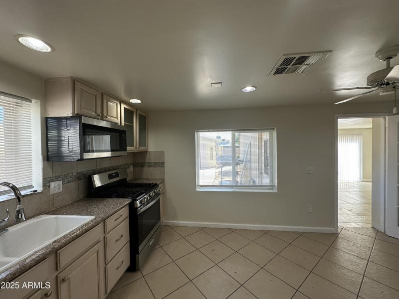 f9cb97426f512df1-photo