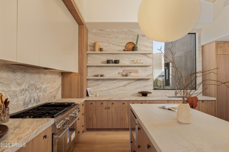 010_Contemporay Kitchen Warmth