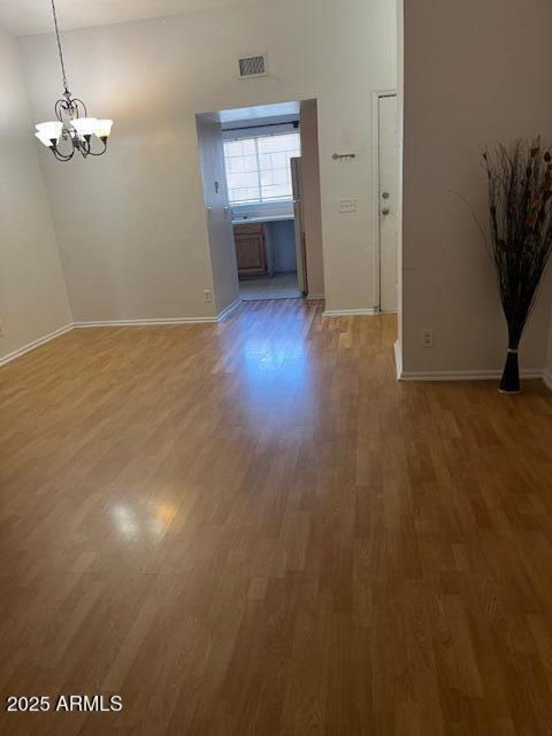 Liv rm towards kitchen