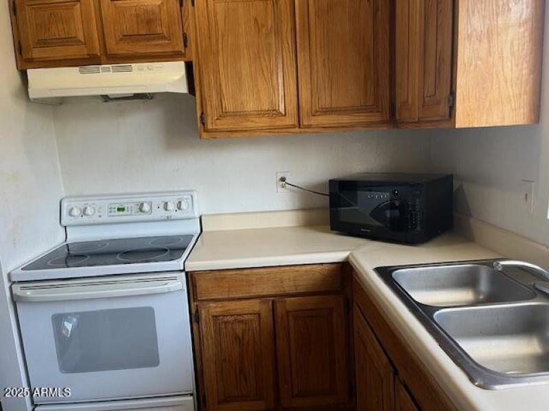 previous stove and microwave