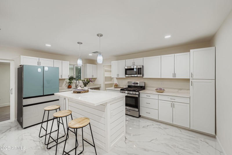 7601 N 40th Drive - MLS Sized - 009 - 10