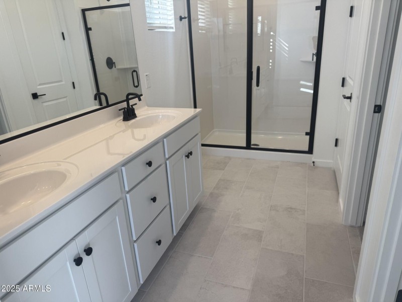 Lot 137 Owners Bath 2