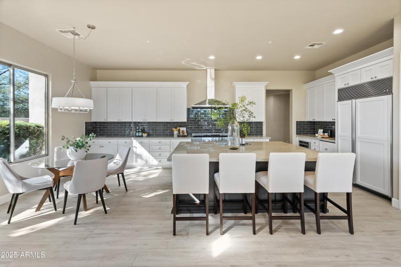 kichen island and dinette