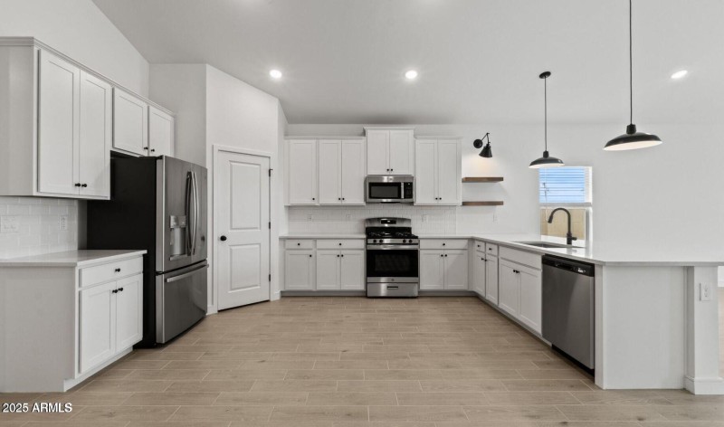 20250923212440738879000000-o