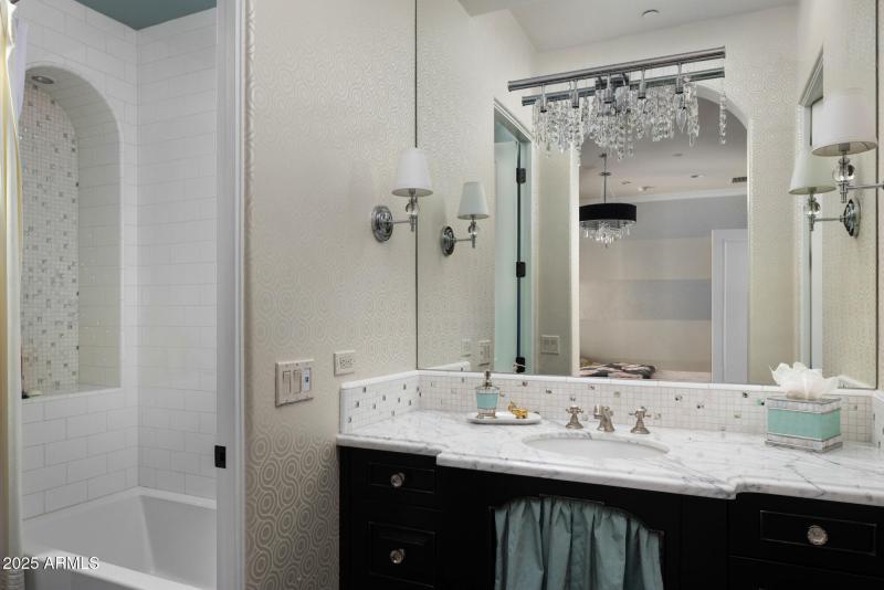 Guest 3 bath
