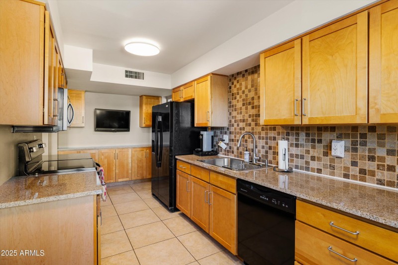 09-3600 N 5th Ave #302 Phoenix, AZ 85013