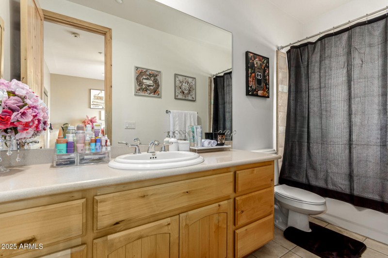 Guest Room 4 Bathroom