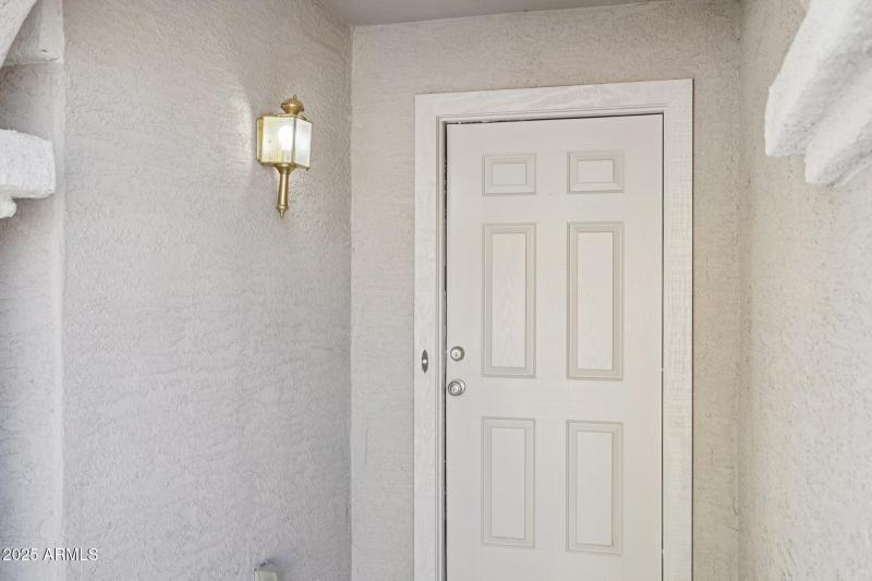 9-web-or-mls-W Yucatan Dr-S0211-009