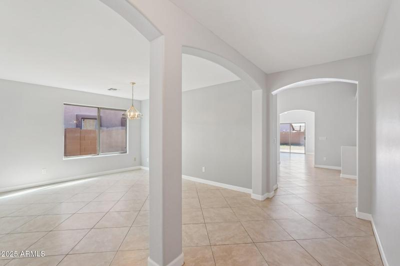 10-web-or-mls-W Yucatan Dr-S0211-010