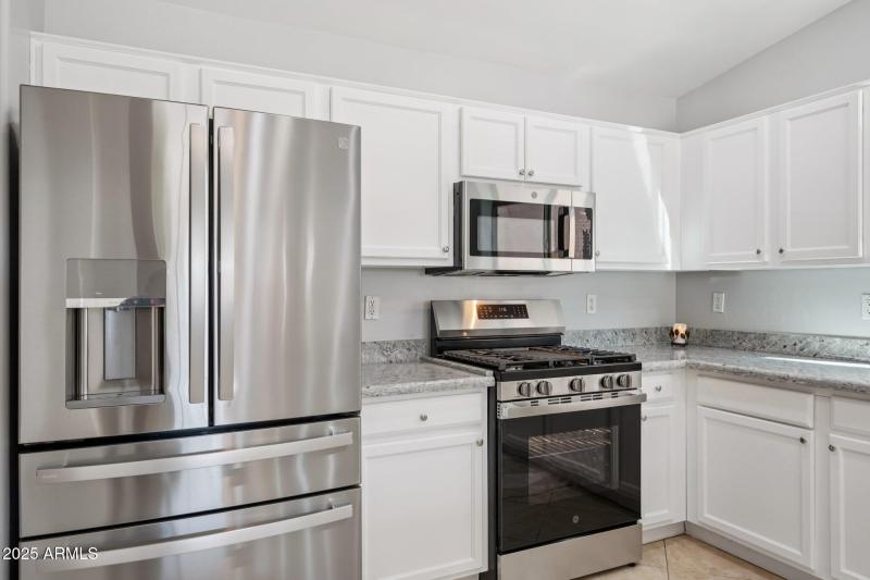 21-web-or-mls-W Yucatan Dr-S0211-021