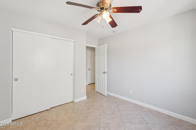 27-web-or-mls-W Yucatan Dr-S0211-027