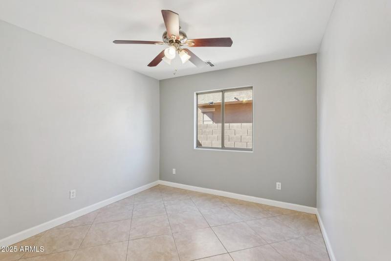 28-web-or-mls-W Yucatan Dr-S0211-028