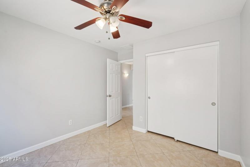 29-web-or-mls-W Yucatan Dr-S0211-029