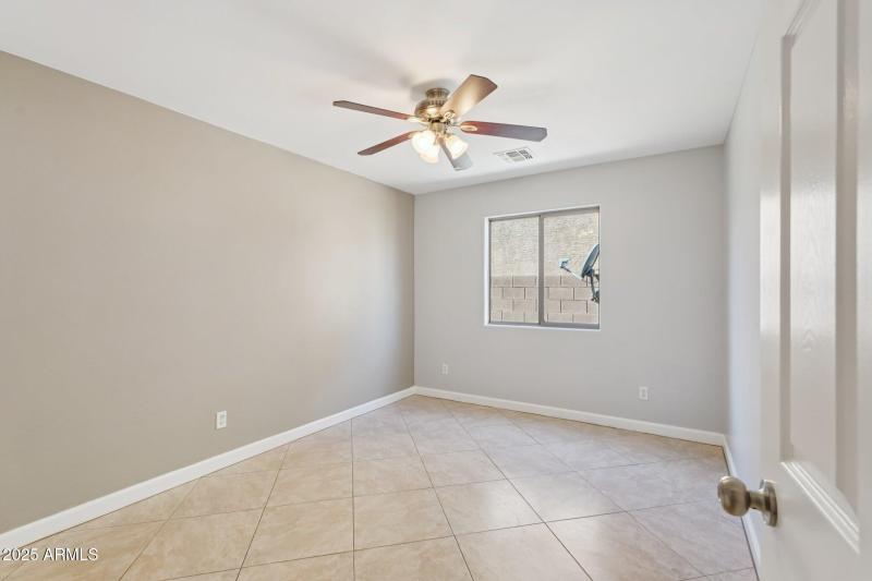 31-web-or-mls-W Yucatan Dr-S0211-031