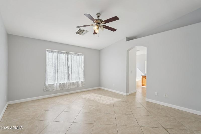 35-web-or-mls-W Yucatan Dr-S0211-035