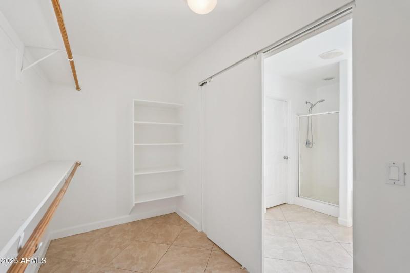 38-web-or-mls-W Yucatan Dr-S0211-038