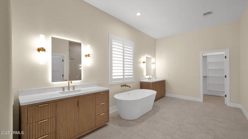 50-web-or-mls-P1276602