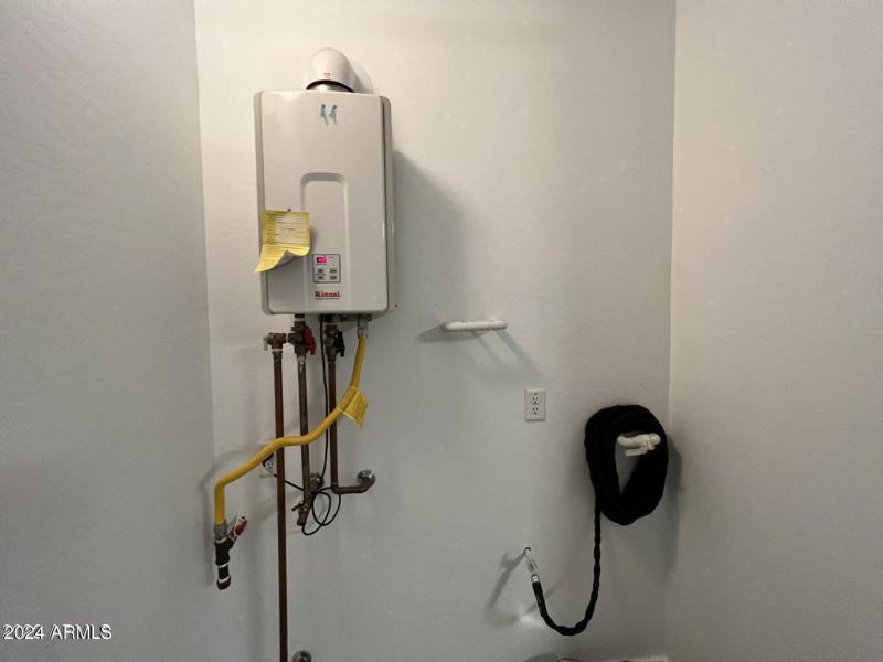 Tankless water heater