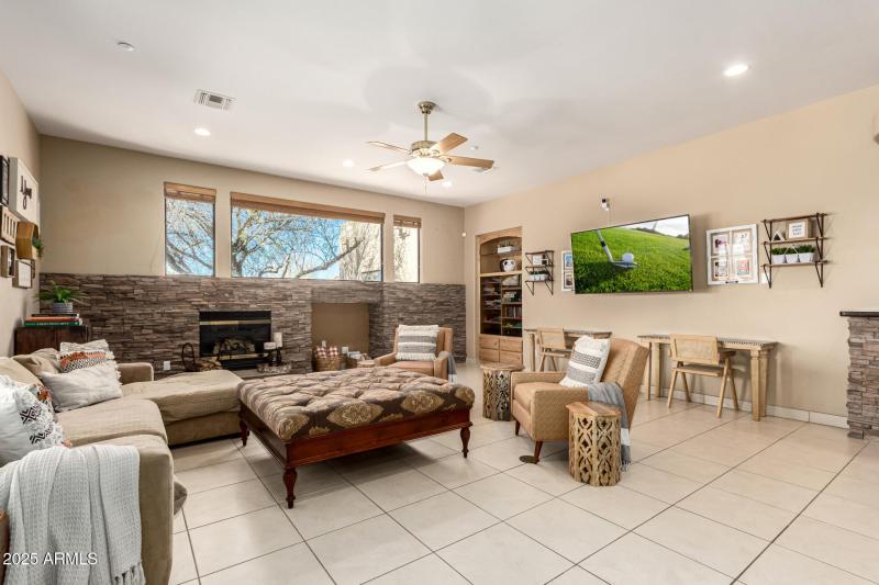 9-Family-Room-Needs-TV